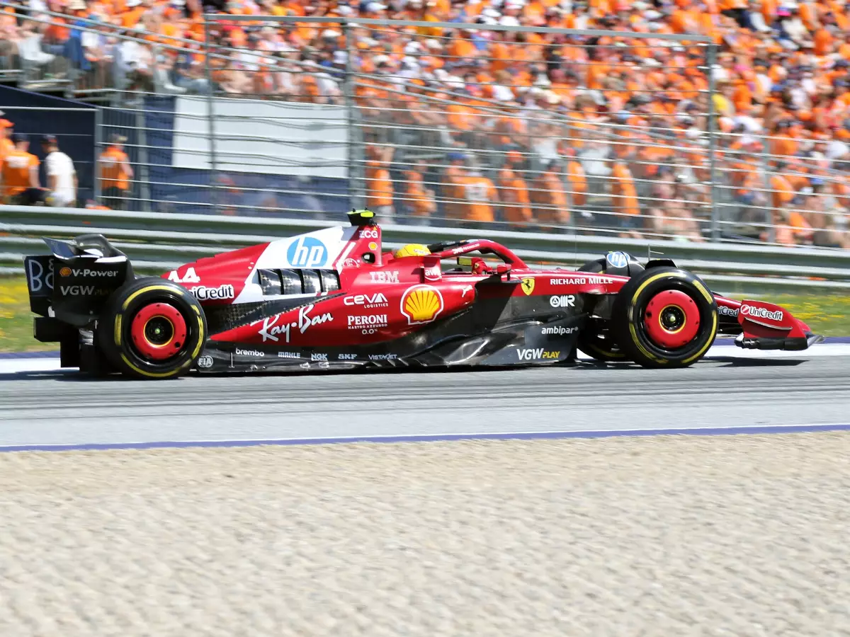 Lewis Hamilton im Ferrari SF-25 beim Formel-1-Rennen in Spielberg 2025 Foto zur News: Lewis Hamilton: Ich will nicht so lange verzweifeln wie Carlos Sainz!
