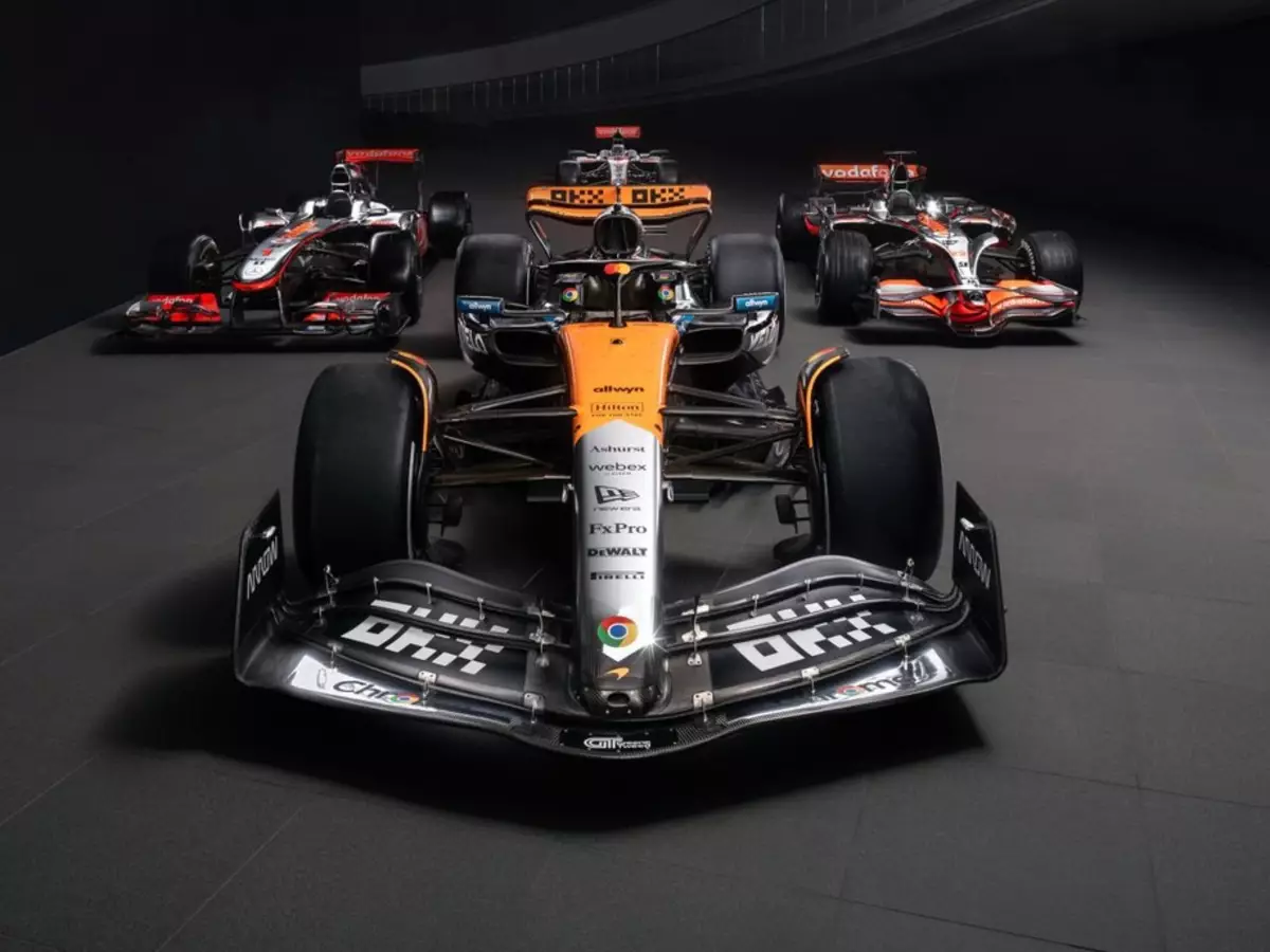 Foto zur News: McLaren F1 enthüllt Chrome-Design 2025 für das Großbritannien-Rennen