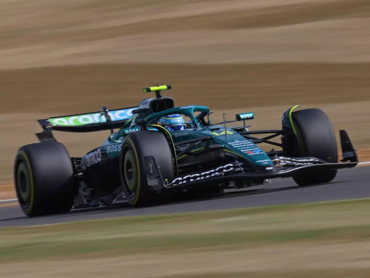 Fernando Alonso fand im Qualifying schnell das Limit des Autos, dann wurde es zäh Foto zur News: Trotz Q3 in Silverstone: Alonso hat Zweifel an Aston-Martin-Update