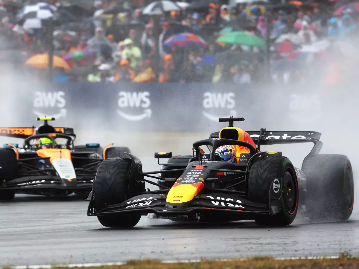 Foto zur News: "Hat mich einfach erwischt": Verstappen mit unüblichem Patzer