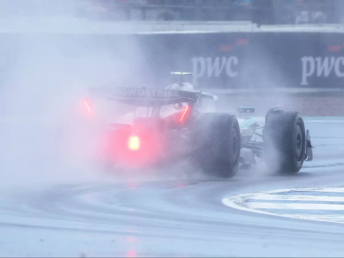 Foto zur News: Mercedes: So groß war der Schaden am Diffusor von Andrea Kimi Antonelli