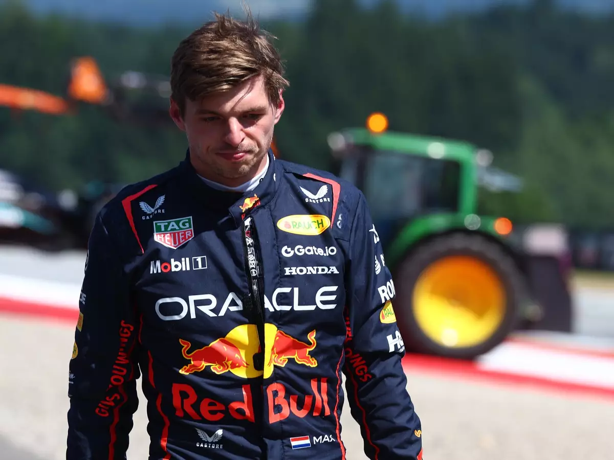 Max Verstappen (Red Bull) nach dem Ausfall beim Formel-1-Rennen in Spielberg 2025 Foto zur News: Fotostrecke: Die letzten 15 Ausfälle von Max Verstappen