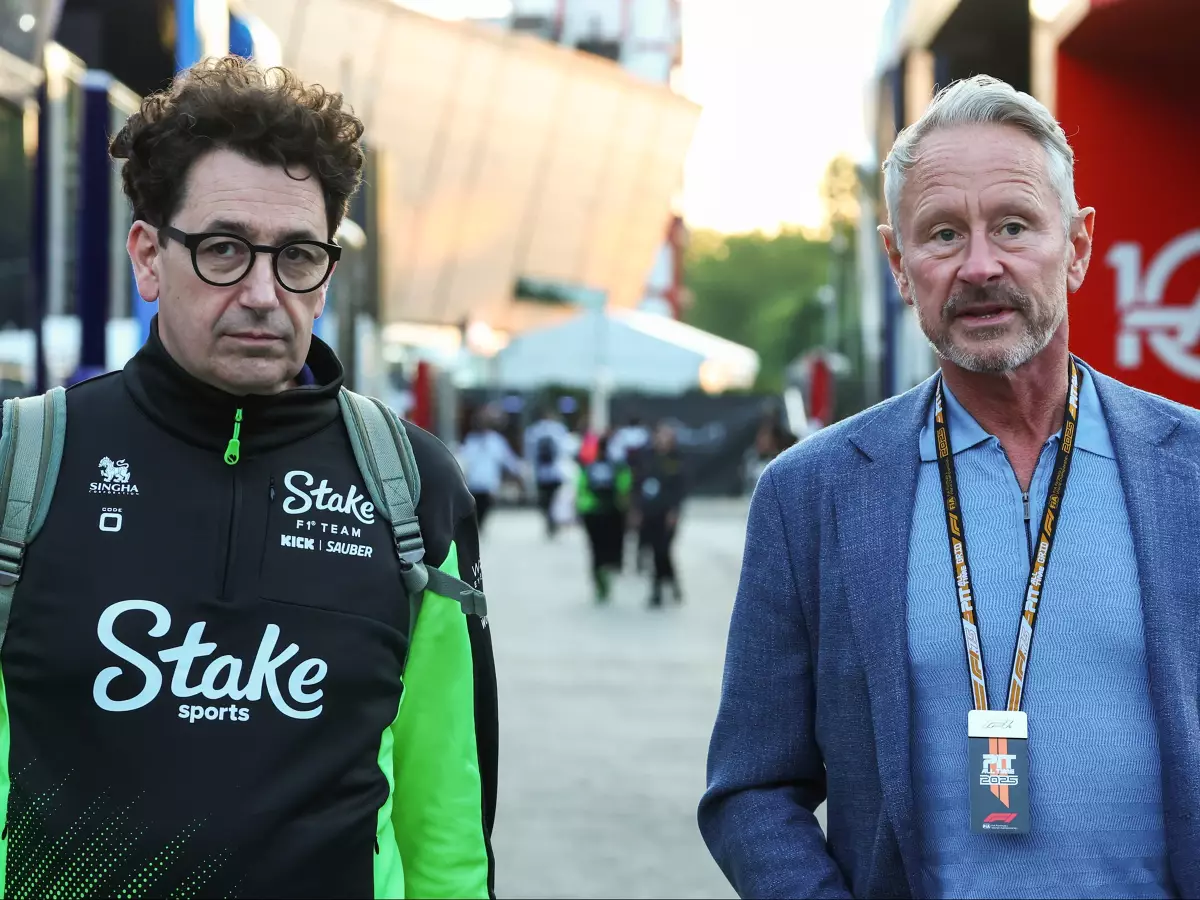Mattia Binotto und Jonathan Wheatley Foto zur News: "Flammen aus dem Auspuff": Wofür Wheatley Red Bull verlassen hat