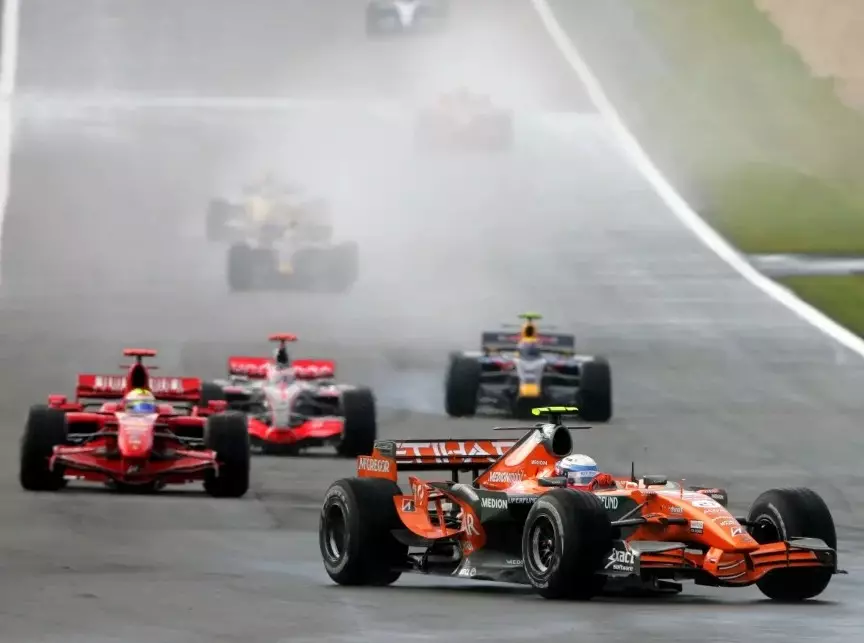 Foto zur News: Winkelhock #AND# Co.: Die kuriosesten Formel-1-Debüts aller Zeiten