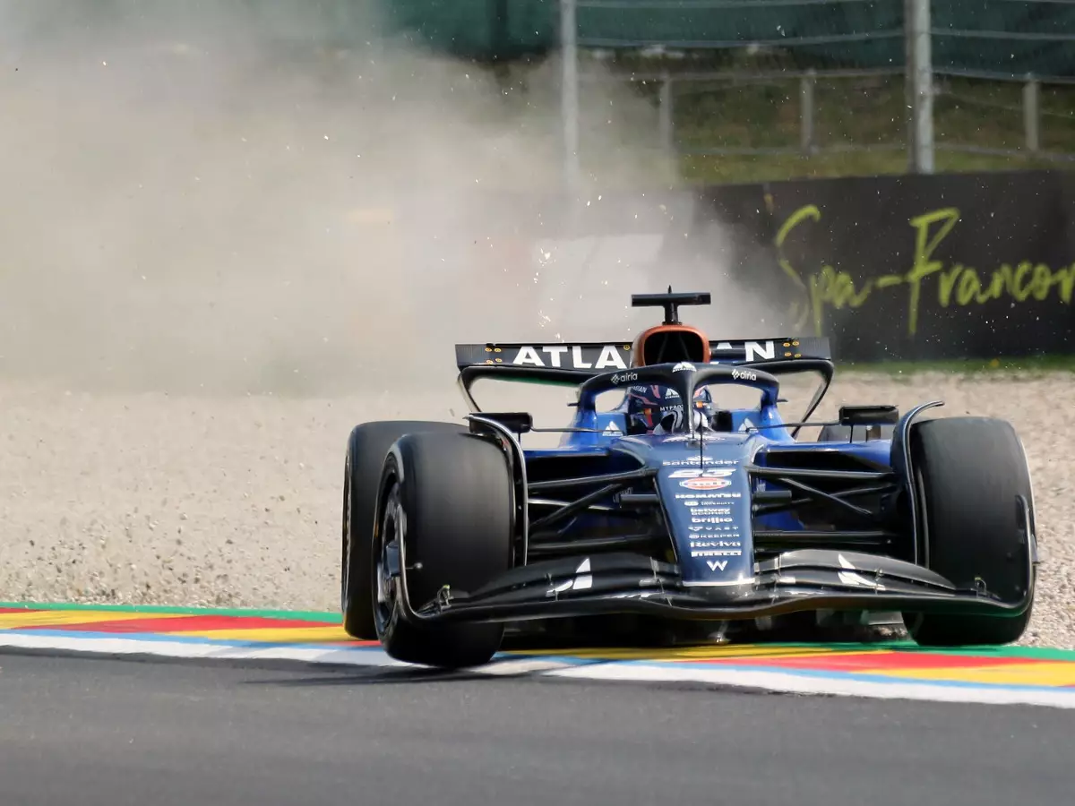 Foto zur News: Alexander Albon: Williams hat die Kühlungsprobleme nicht gelöst