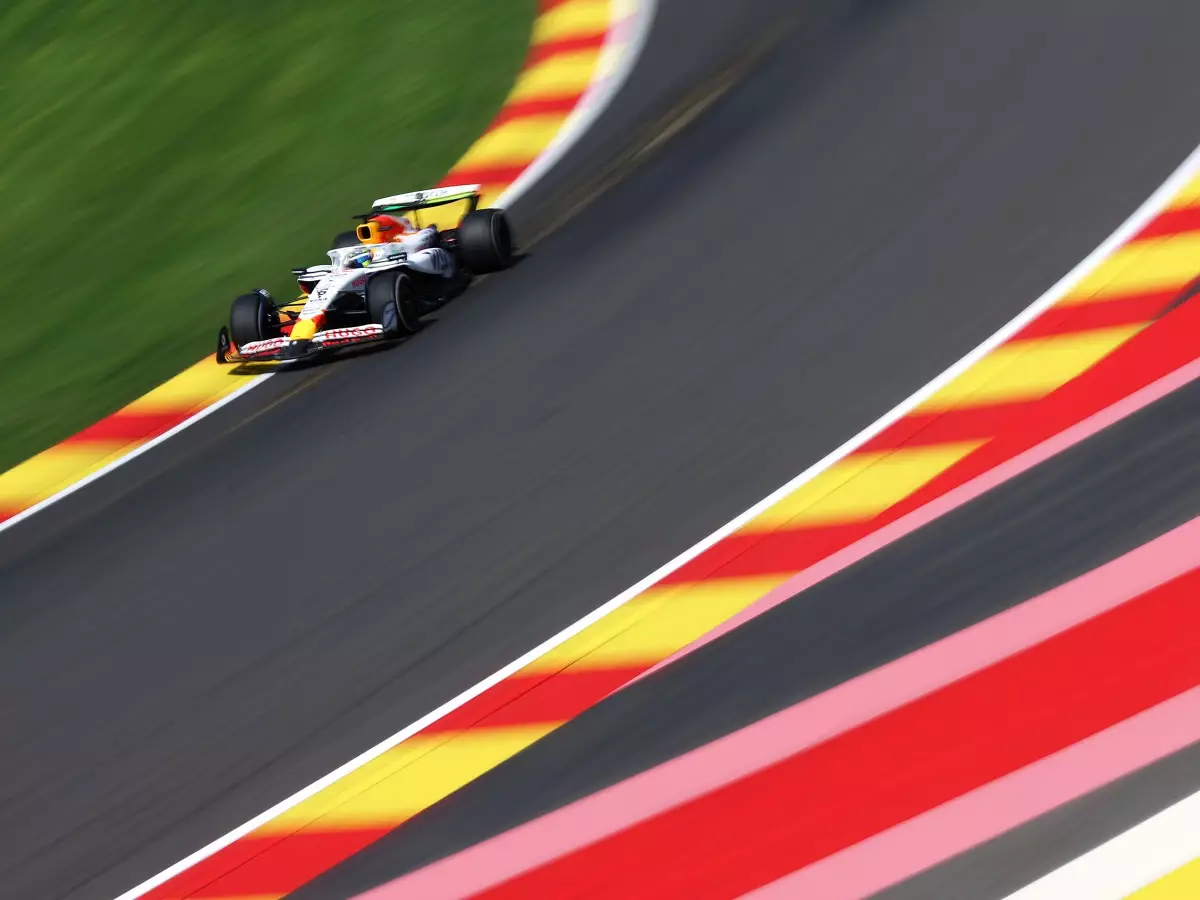 Foto zur News: Fahrerstrecke Spa: Pouhon mittlerweile größere Herausforderung als Eau Rouge