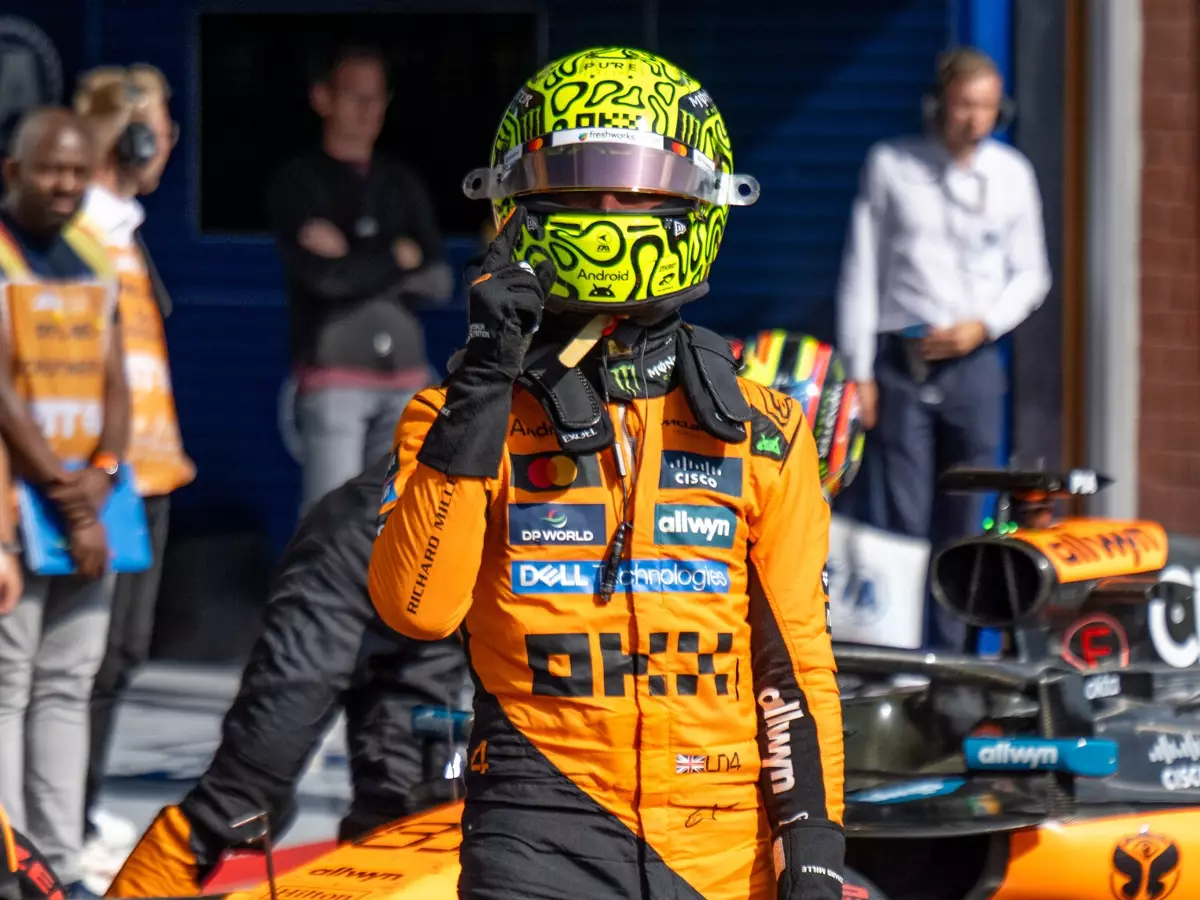 Lando Norris drehte nach der Sprint-Niederlage den Spieß im Qualifying zum Belgien-GP um Foto zur News: Norris nach Spa-Pole nüchtern: Leute dichten sich was zusammen ...