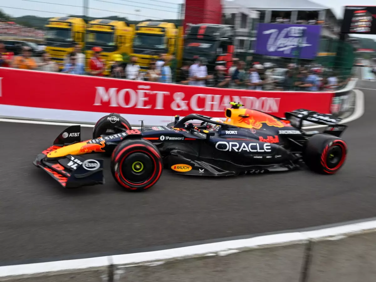 Yuki Tsunoda (Red Bull RB21) beim Formel-1-Rennen in Belgien 2025 Foto zur News: Neuer Chef, neuer Unterboden: Tsunoda endlich wieder in den Top 10