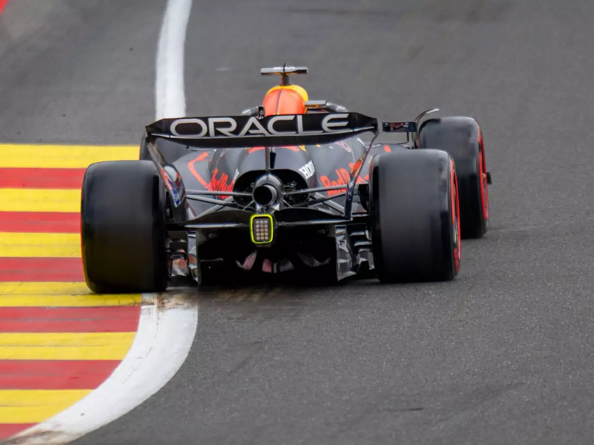 Foto zur News: Max Verstappen: "Habe das Gefühl, dass ich mit dem Auto nicht pushen kann"