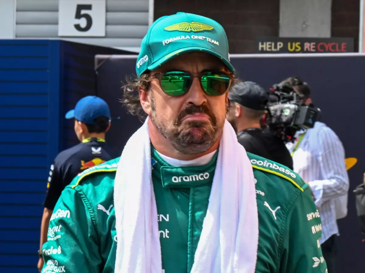 Fernando Alonso Foto zur News: Aston Martin am Ende: Regen-Set-up laut Alonso "keine Ausrede" für Q1-Aus