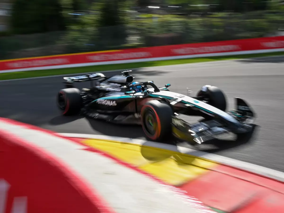 Foto zur News: Ratlosigkeit bei George Russell: "Schlechtestes Qualifying des Jahres"