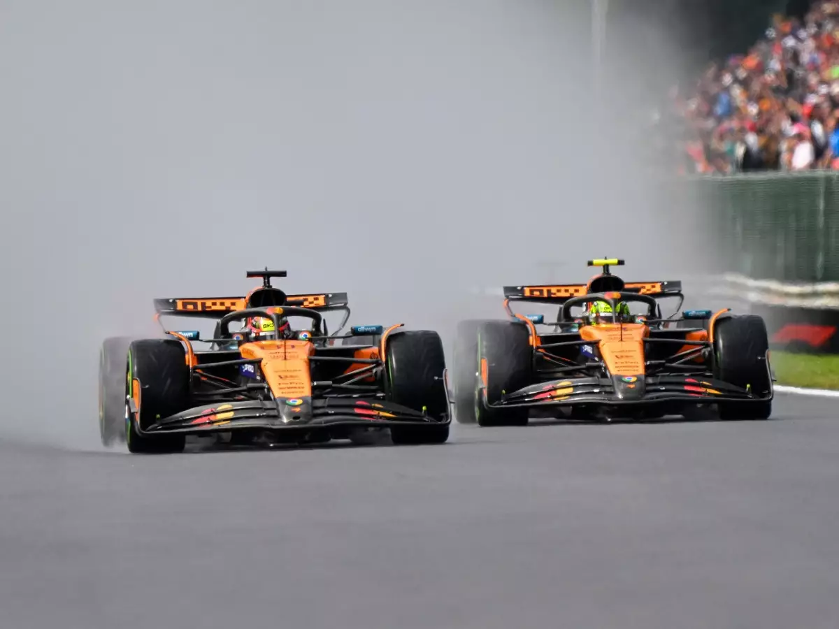 Oscar Piastri tauchte bereits weit vor Les Combes vor Lando Norris auf - Grundstein zum Sieg Foto zur News: Kostete Batterie-Drama Norris die Spa-Führung? McLaren klärt auf