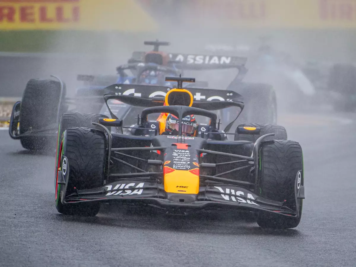 Max Verstappen Foto zur News: Red-Bull-Ärger über Rennleitung: Hätten "ganze Stunde früher" fahren können