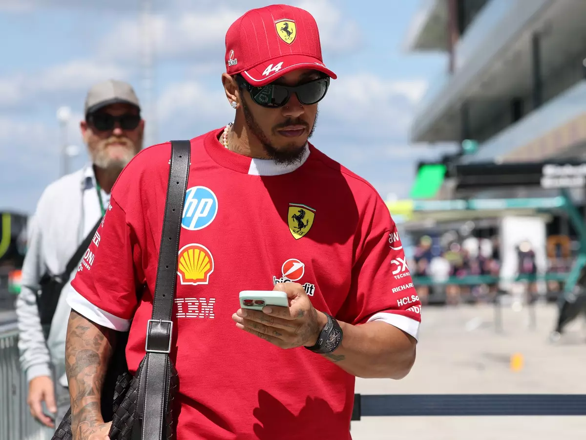 Foto zur News: Lewis Hamilton sorgt mit mysteriöser Ankündigung erneut für Wirbel