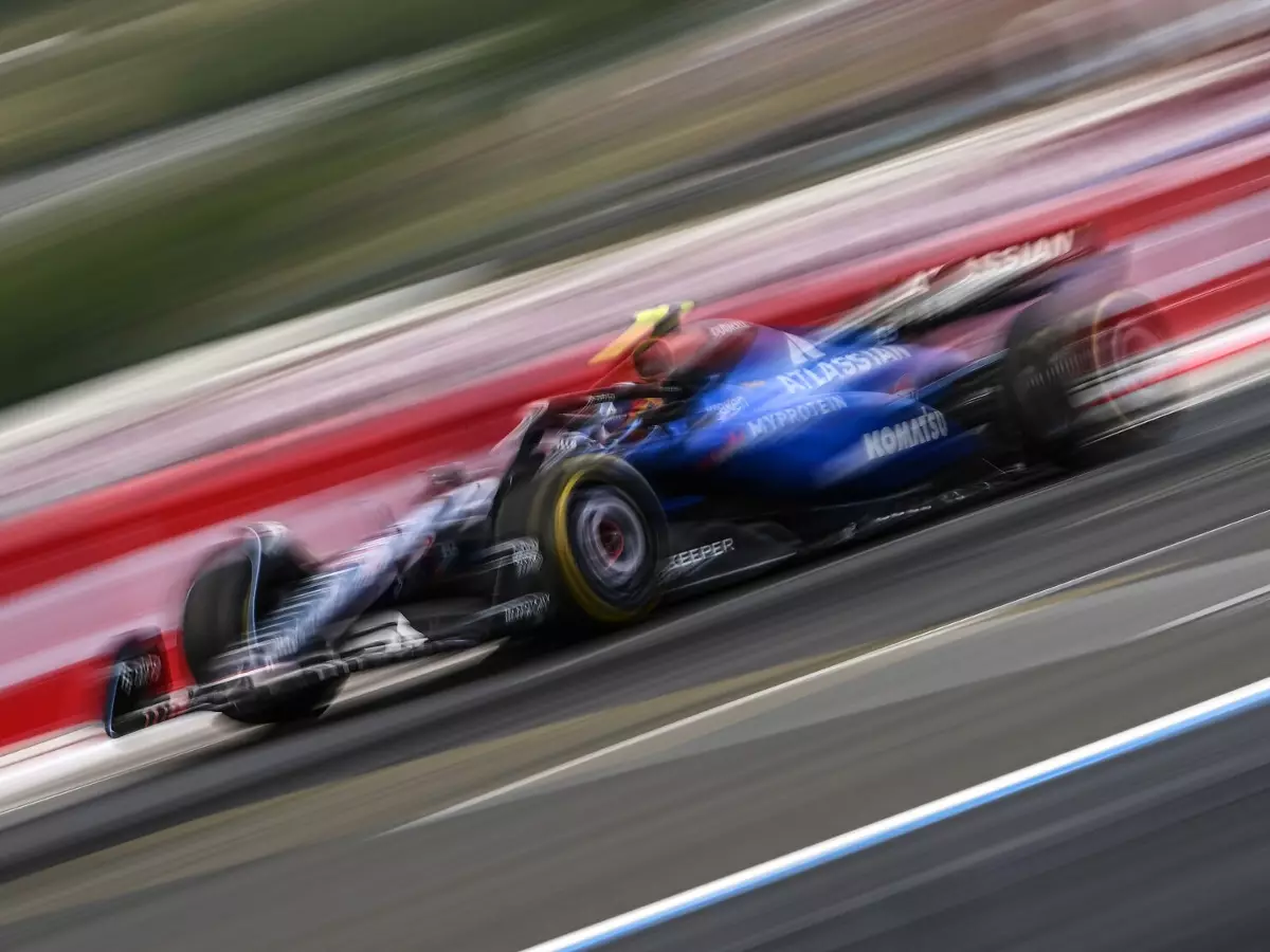 Carlos Sainz (Williams FW47) beim Formel-1-Rennen in Ungarn 2025 Foto zur News: Williams auf der Angststrecke: Falsche Set-up-Richtung oder mehr?