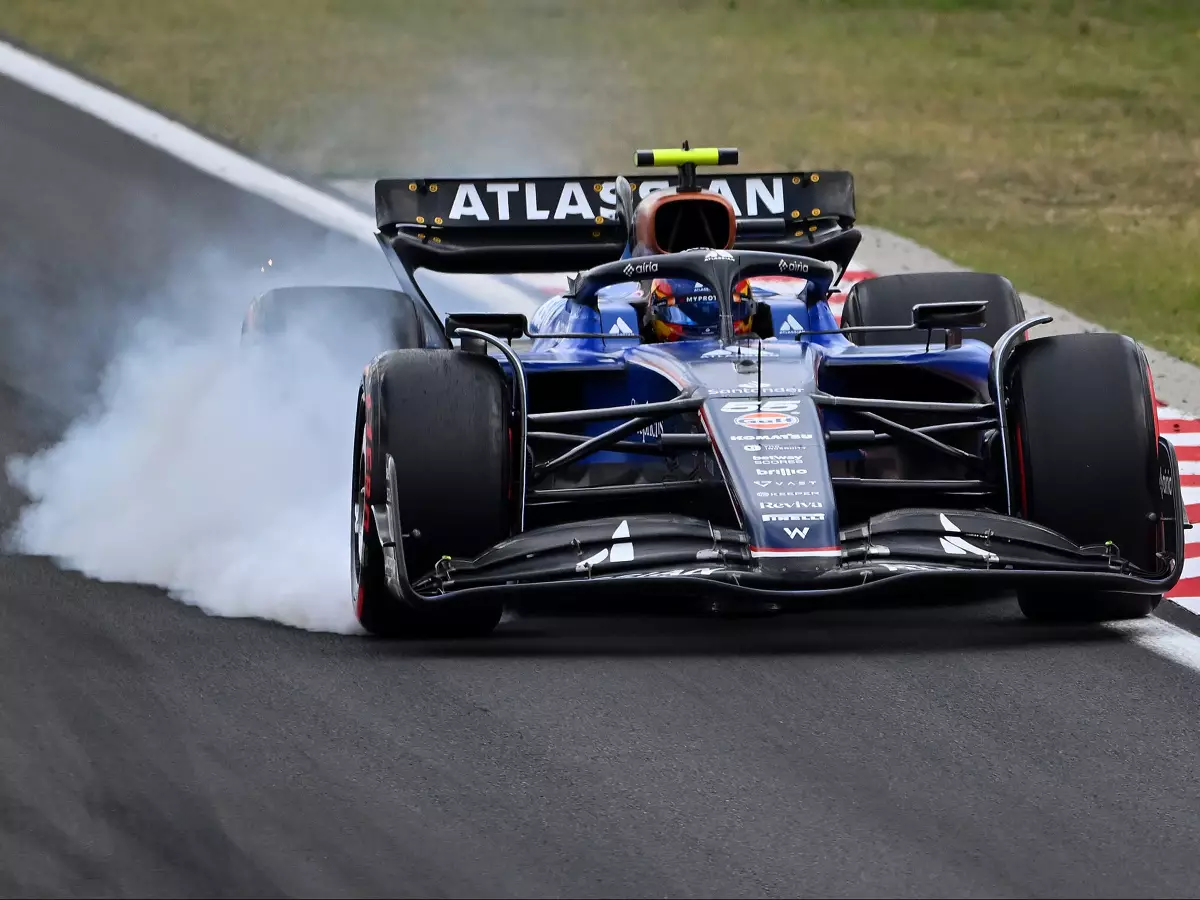 Carlos Sainz verbremst sich im Williams FW47 beim Formel-1-Rennen in Ungarn 2025 Foto zur News: Warum Williams im Nirgendwo fährt: Sainz erklärt das Problem schonungslos