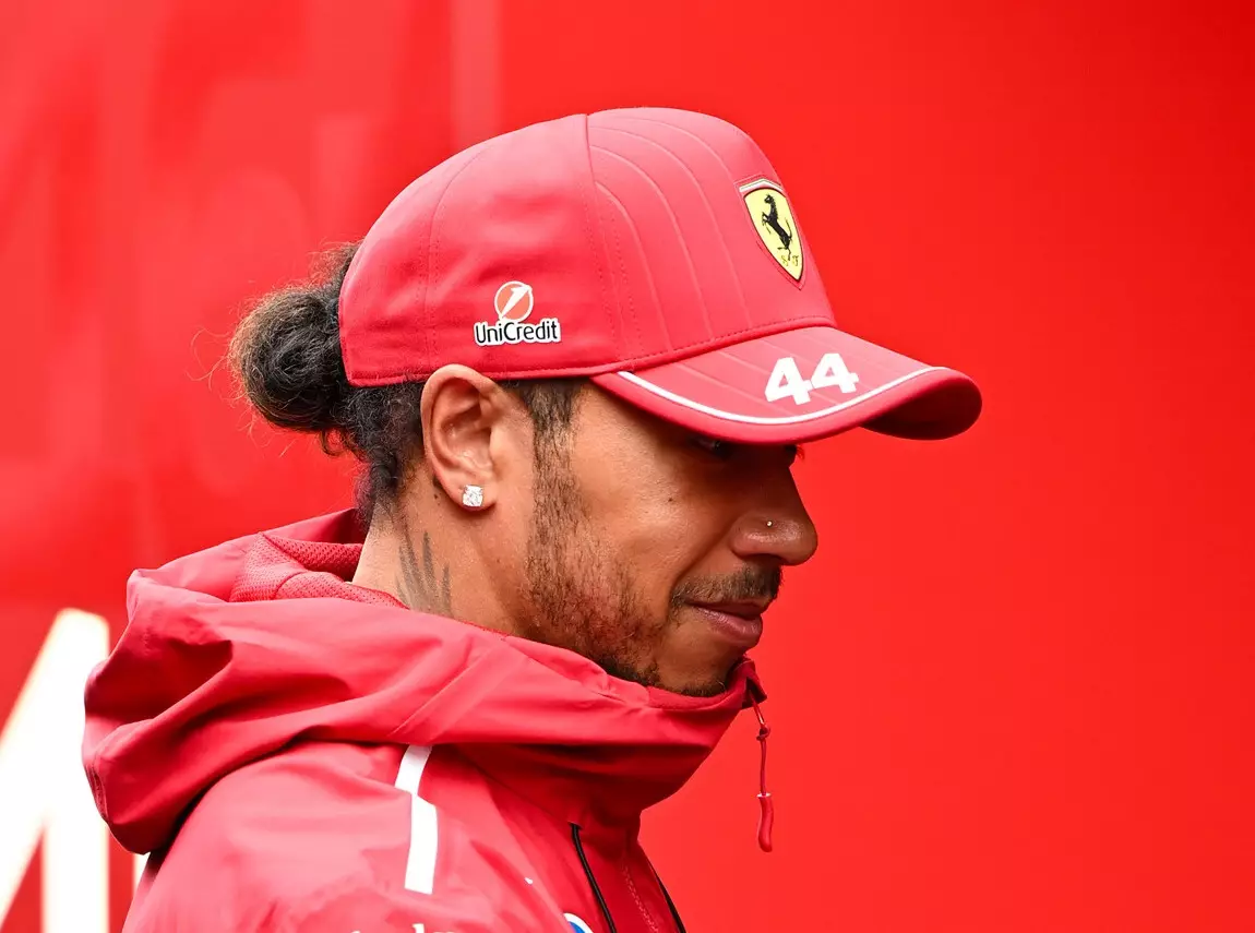 Ferrari-Fahrer Lewis Hamilton im Formel-1-Fahrerlager in Zandvoort 2025 Foto zur News: Bernie Ecclestone rät Lewis Hamilton zum Rücktritt: "Er sollte aufhören"