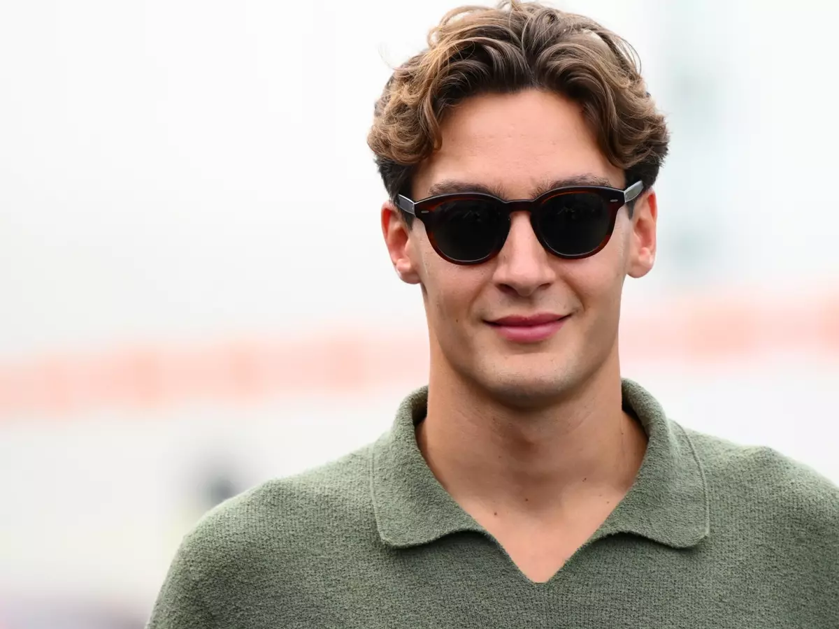 Foto zur News: George Russell: Mercedes spricht nicht nur mit Max Verstappen