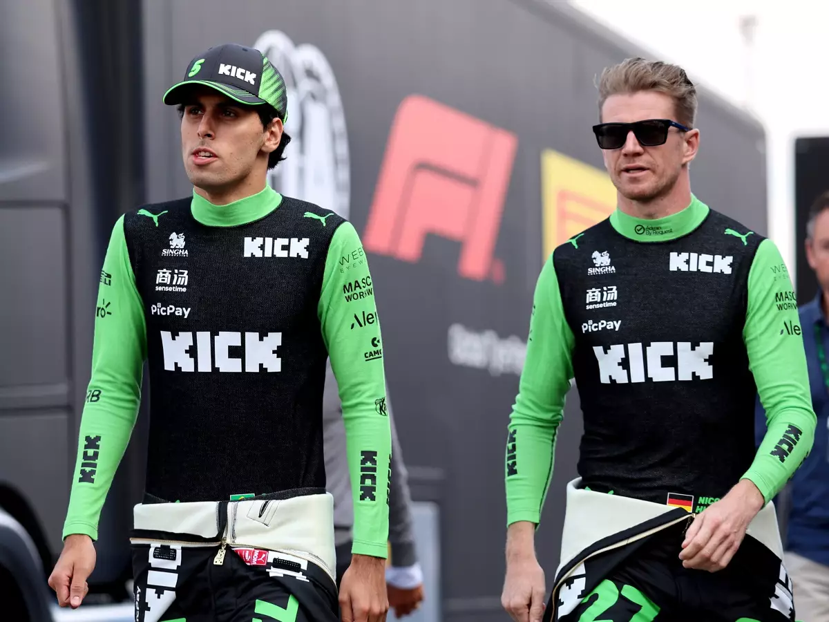 Gabriel Bortoleto, Nico Hülkenberg Foto zur News: F1 2026: Warum Sauber Hülkenberg noch nicht ins neue Auto lässt
