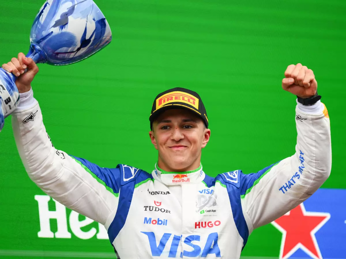 Foto zur News: "Was haben wir getan?": Hadjar nach erstem F1-Podium emotional