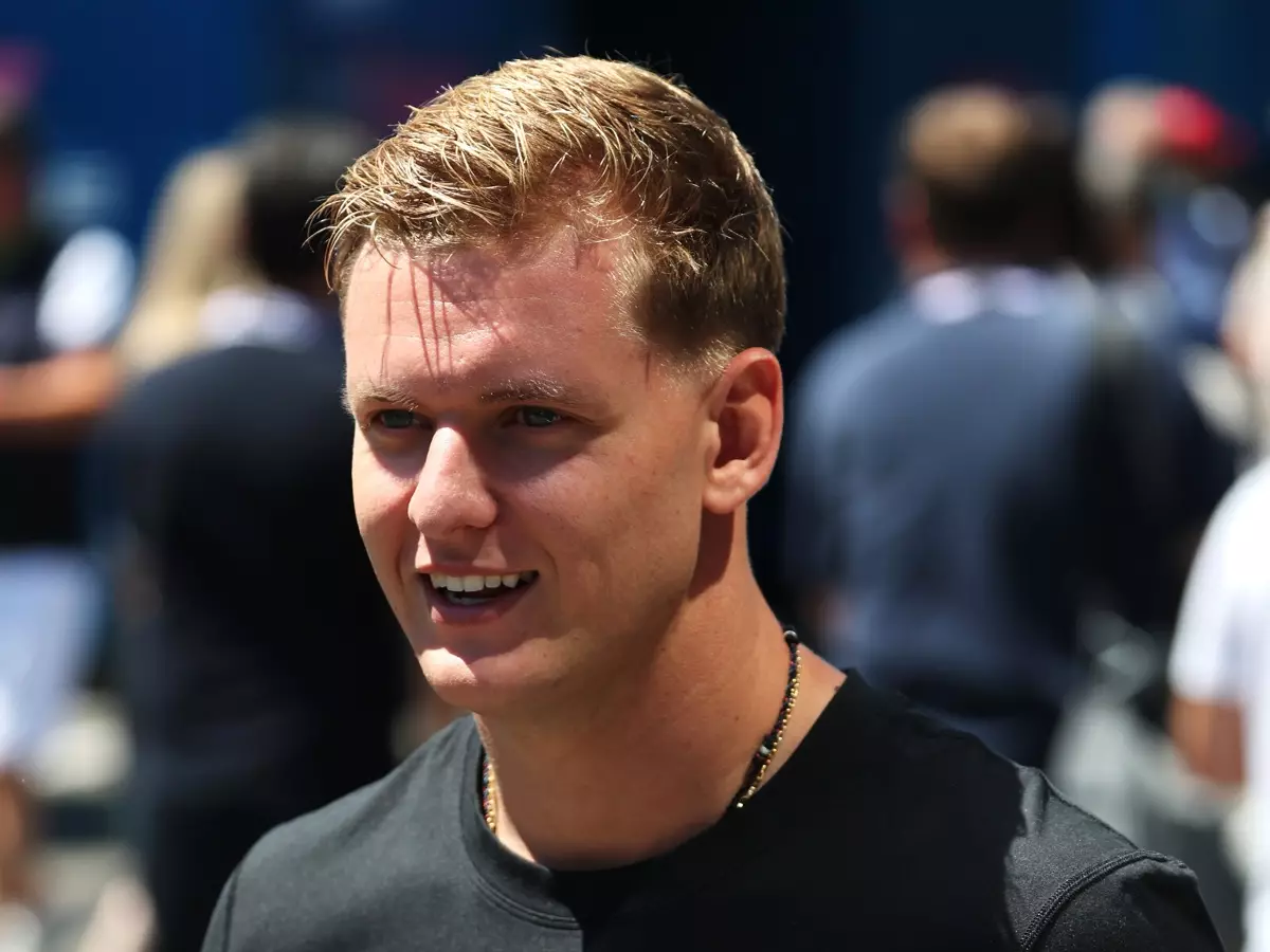 Mick Schumacher hat offenbar das Cadillac-Angebot als Ersatzfahrer ausgeschlagen Foto zur News: Abgesagt! Mick Schumacher wird wohl auch nicht Cadillac-Ersatzfahrer