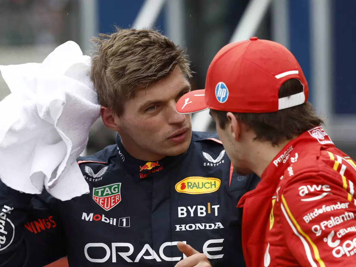 Max Verstappen, Charles Leclerc Foto zur News: Max Verstappen: Wenn ich zu Ferrari wechsle, dann nur in ein Siegerauto