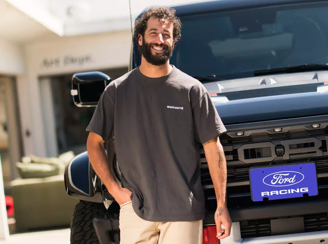 Foto zur News: Ricciardo wird Ford-Botschafter und verkauft seinen Aston Martin