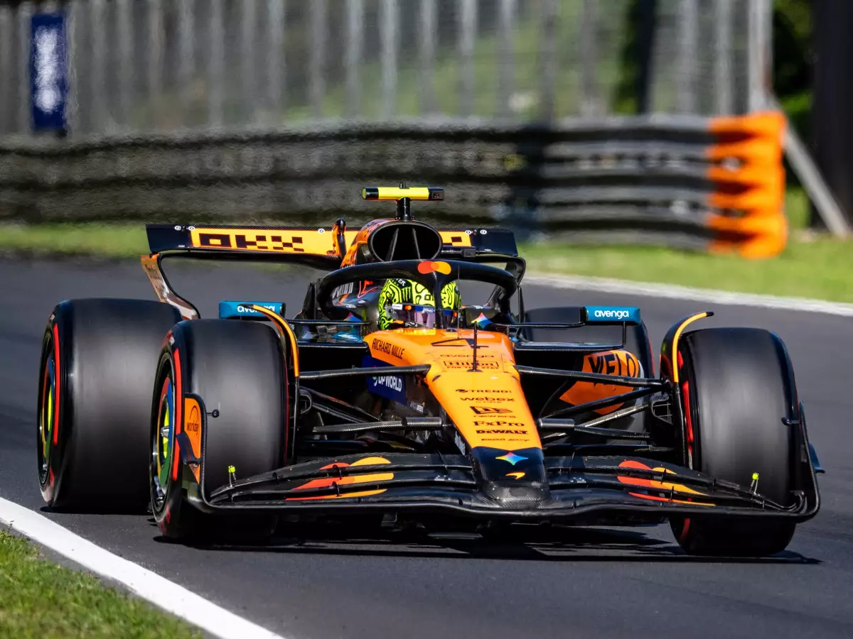 Lando Norris packt es im letzten Moment: Riesenverbesserung im letzten Anlauf Foto zur News: Beinahe noch auf Pole: Wo kam diese Runde her, Lando Norris?
