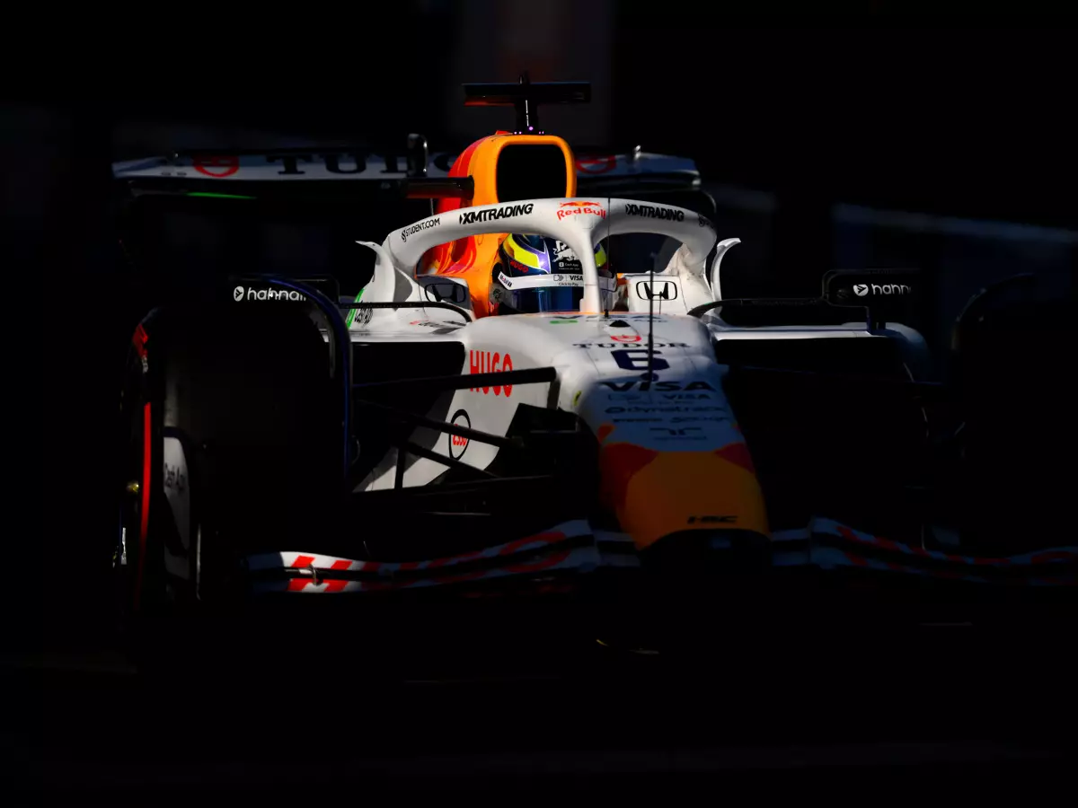 Foto zur News: Isack Hadjar schimpft über  Carlos Sainz: "Weiß nicht, was das sollte"