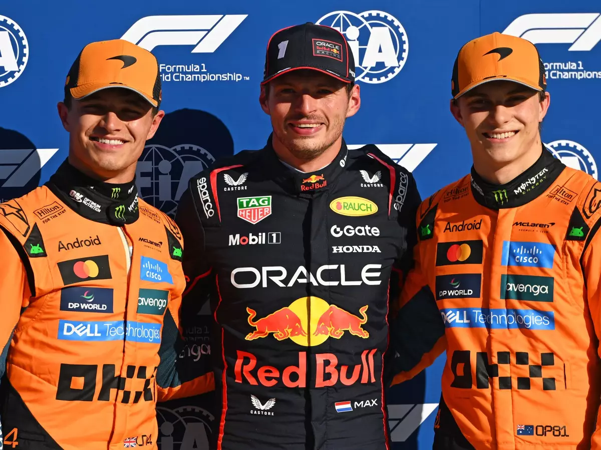 Max Verstappen, Lando Norris und Oscar Piastri nach dem Formel-1-Qualifying in Monza Foto zur News: Überholen unmöglich? Warum es für Red Bull in Monza "ganz gut" aussieht