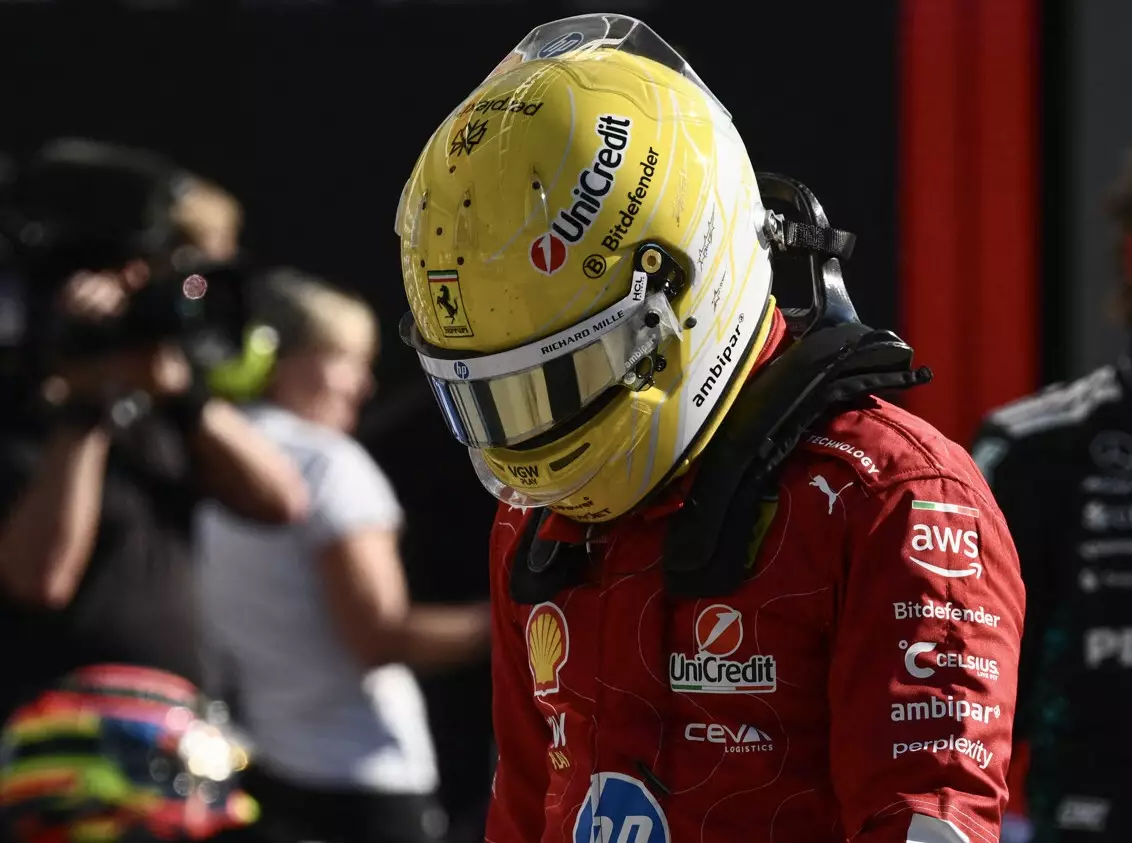 Lewis Hamilton Foto zur News: Nico Rosberg warnt: So ungemütlich ist Hamiltons Ferrari-Situation wirklich