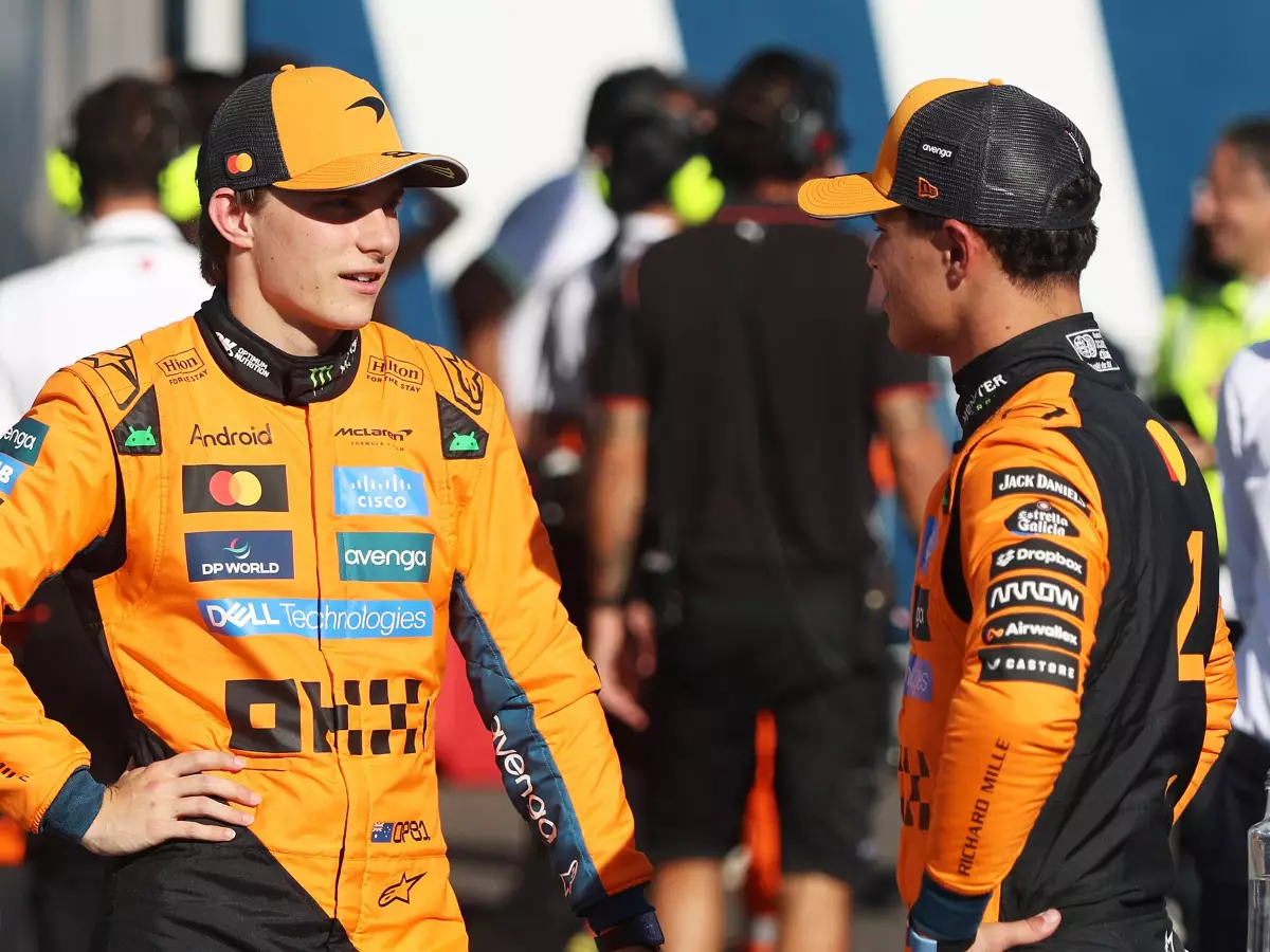 Lando Norris und Oscar Piastri nach dem Formel-1-Qualifying in Monza 2025 Foto zur News: Piastri hilft Norris: Kommt irgendwann noch ein "Mercedes-Moment"?