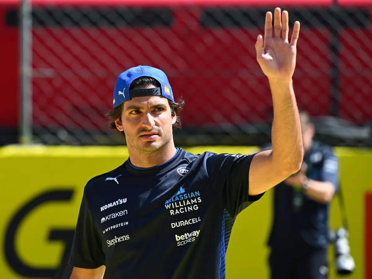 Foto zur News: Fans zeigen breite Unterstützung für Sainz? Stewards-Forderung