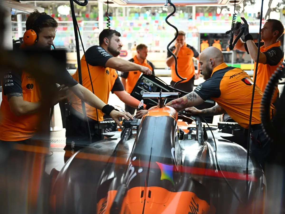 Foto zur News: Deja-vu 2019: Lange Unterbrechung im ersten Formel-1-Training in Baku
