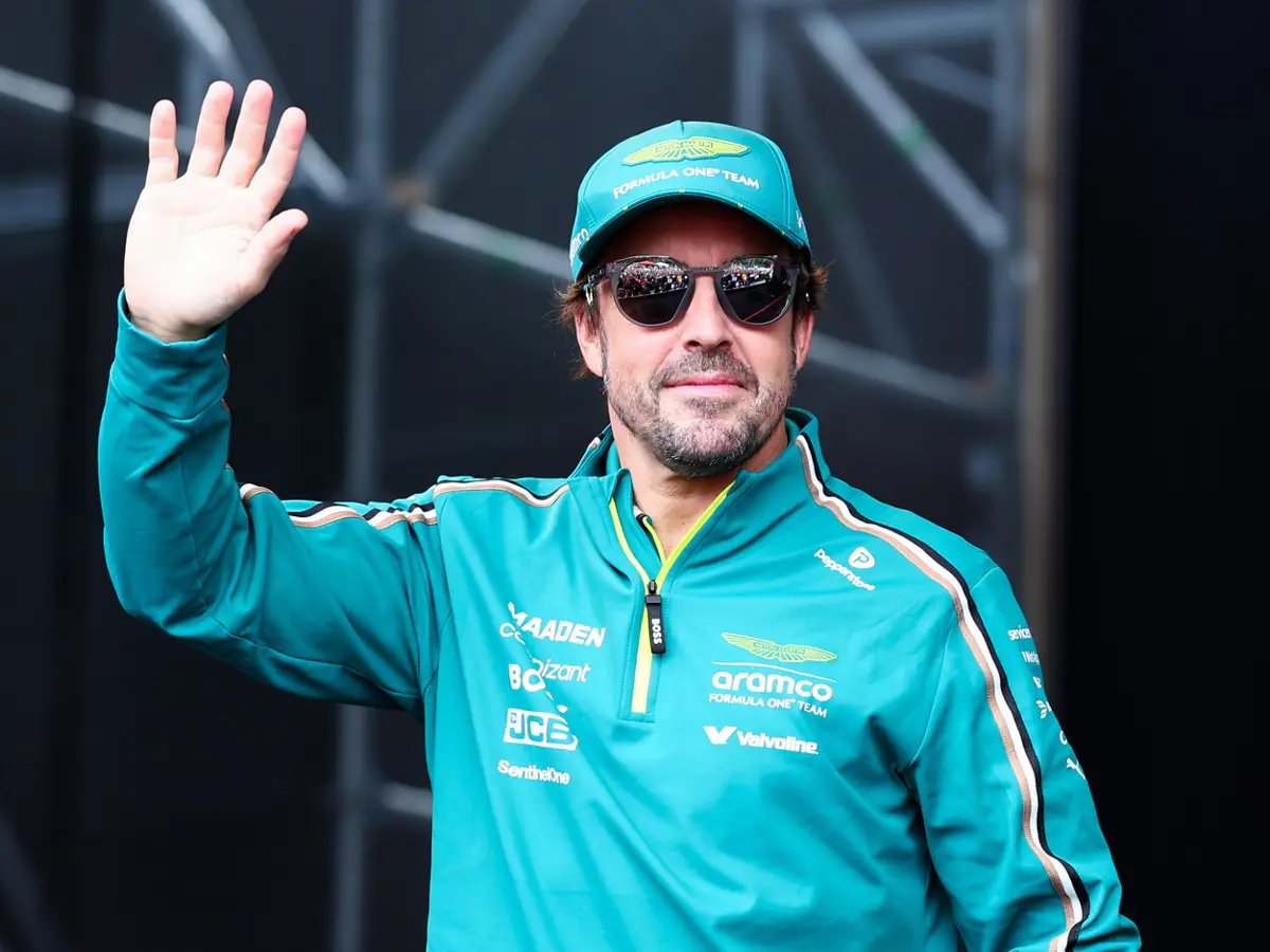 Foto zur News: Fernando Alonso verrät in Interview: "Viele Anzeichen" für Rücktritt 2026