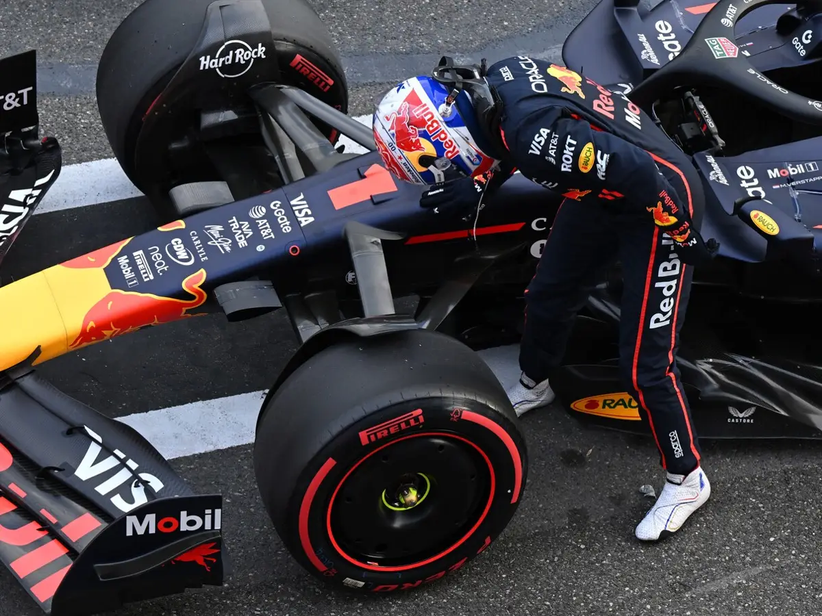 Foto zur News: Dieser Reifen sorgt für Ärger: Verstappen stellt Pirelli öffentlich bloß