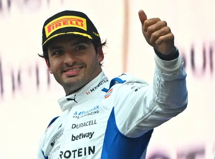Foto zur News: Carlos Sainz schafft das, was vor ihm nur Alain Prost gelang