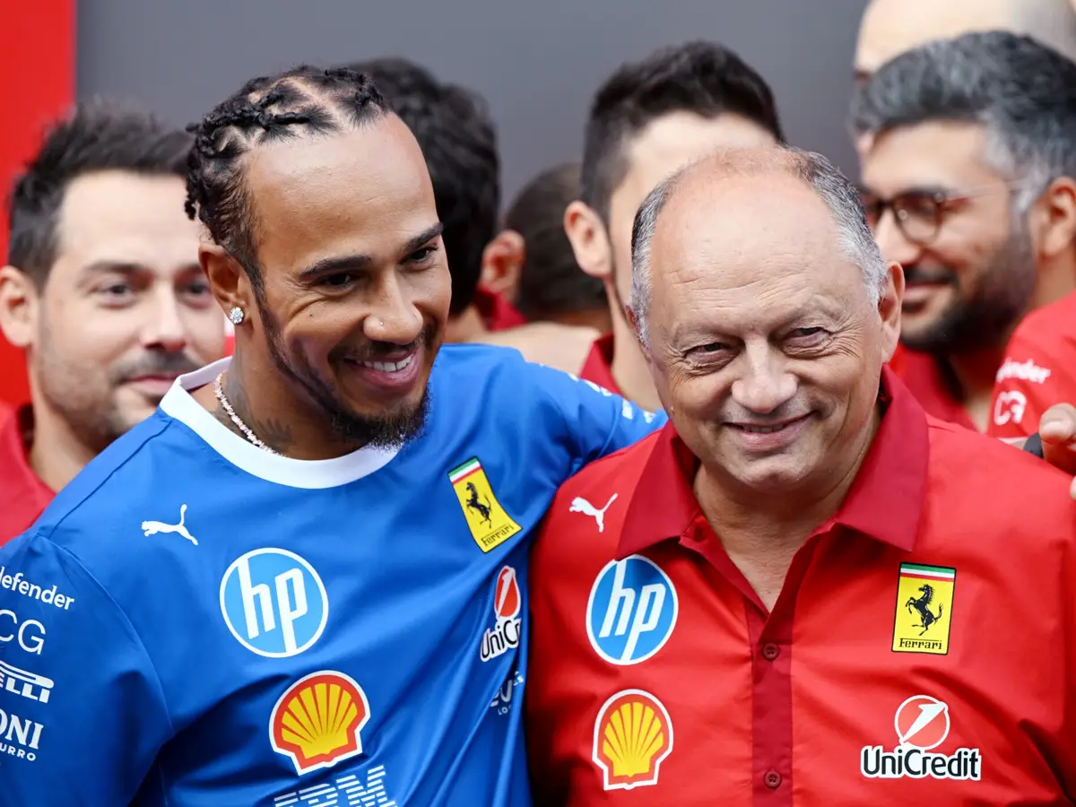 Foto zur News: Teamchef Vasseur: Lewis Hamilton ist mit Ferrari "auf einem guten Weg"