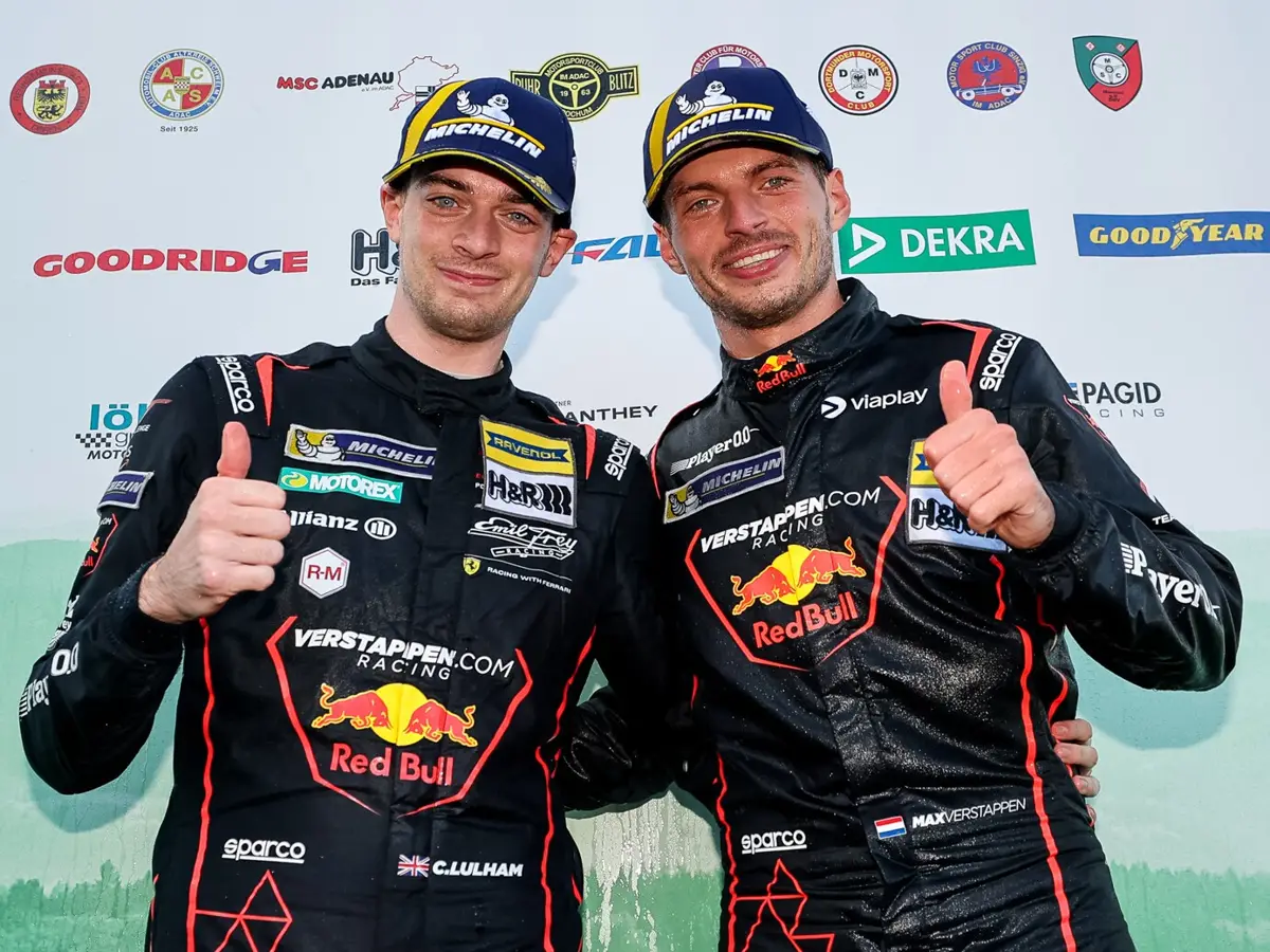 Foto zur News: "Keinen großen Fehler gemacht": Verstappen siegt bei Nordschleifen-Debüt