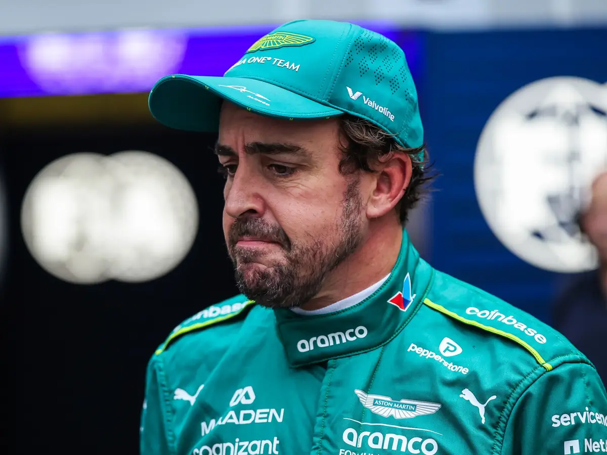 Foto zur News: Fernando Alonso: Wenn wir langsam sind, passiert im Rennen nichts ...