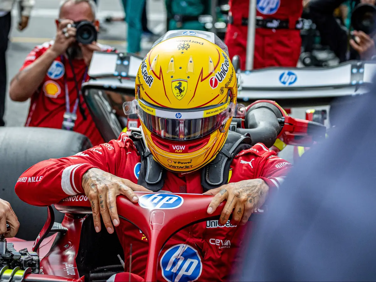 Foto zur News: Steiner: Ferrari hätte sich ohne Hamilton einigen Ärger ersparen können
