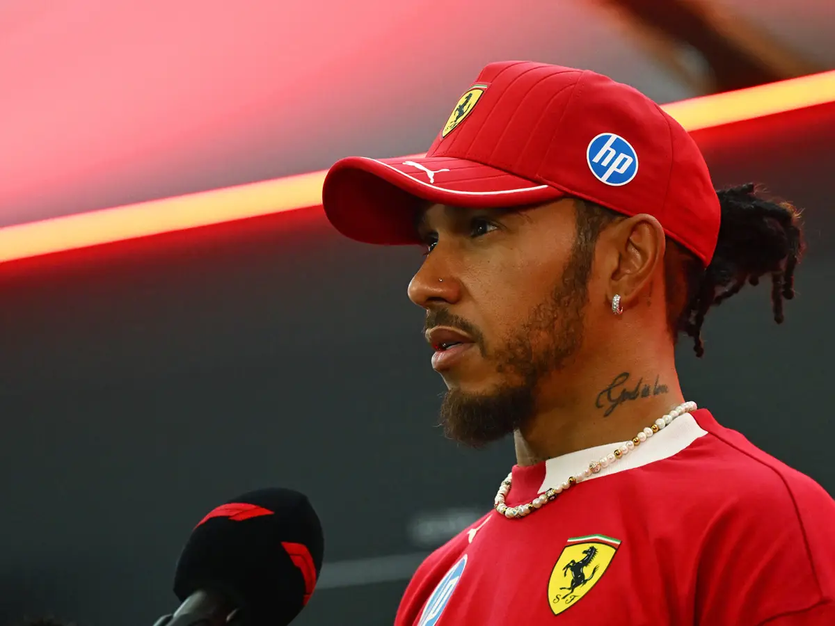 Foto zur News: "Herzerwärmend": Hamilton bedankt sich für große Anteilnahme nach Roscoe-Tod