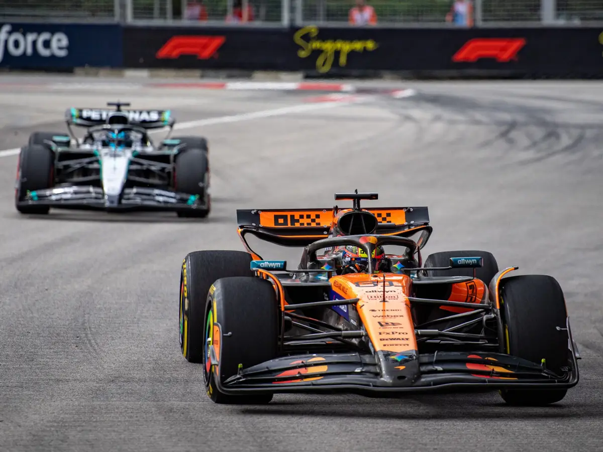 Foto zur News: Mercedes stark, Red Bull optimistisch, McLaren hofft auf Reifenvorteil