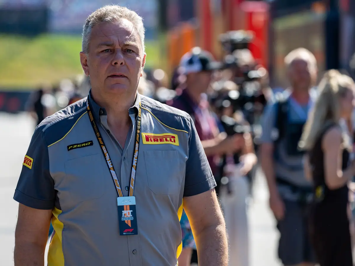 Pirelli-Motorsportchef Mario Isola reagiert auf die Verstappen-Kritik Foto zur News: "Manchmal schwieriger zu handhaben": Pirelli reagiert auf Verstappen-Kritik