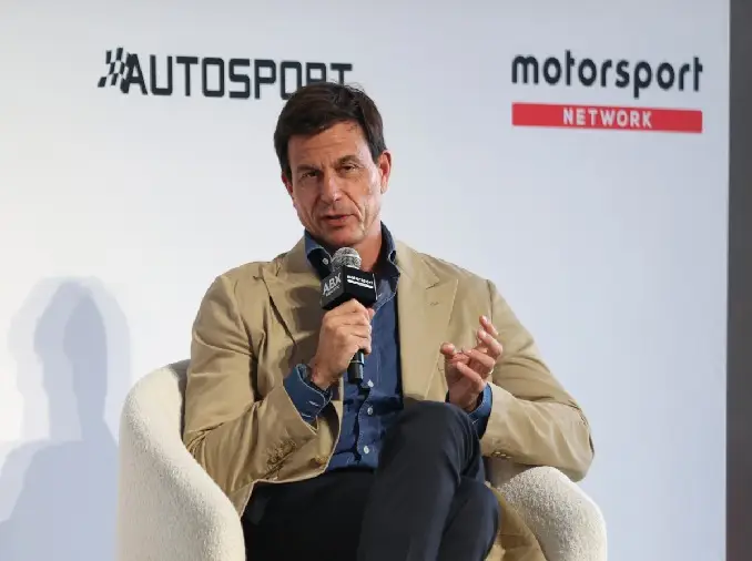 Foto zur News: Toto Wolff verrät, warum Antonelli kein Risiko für Mercedes war