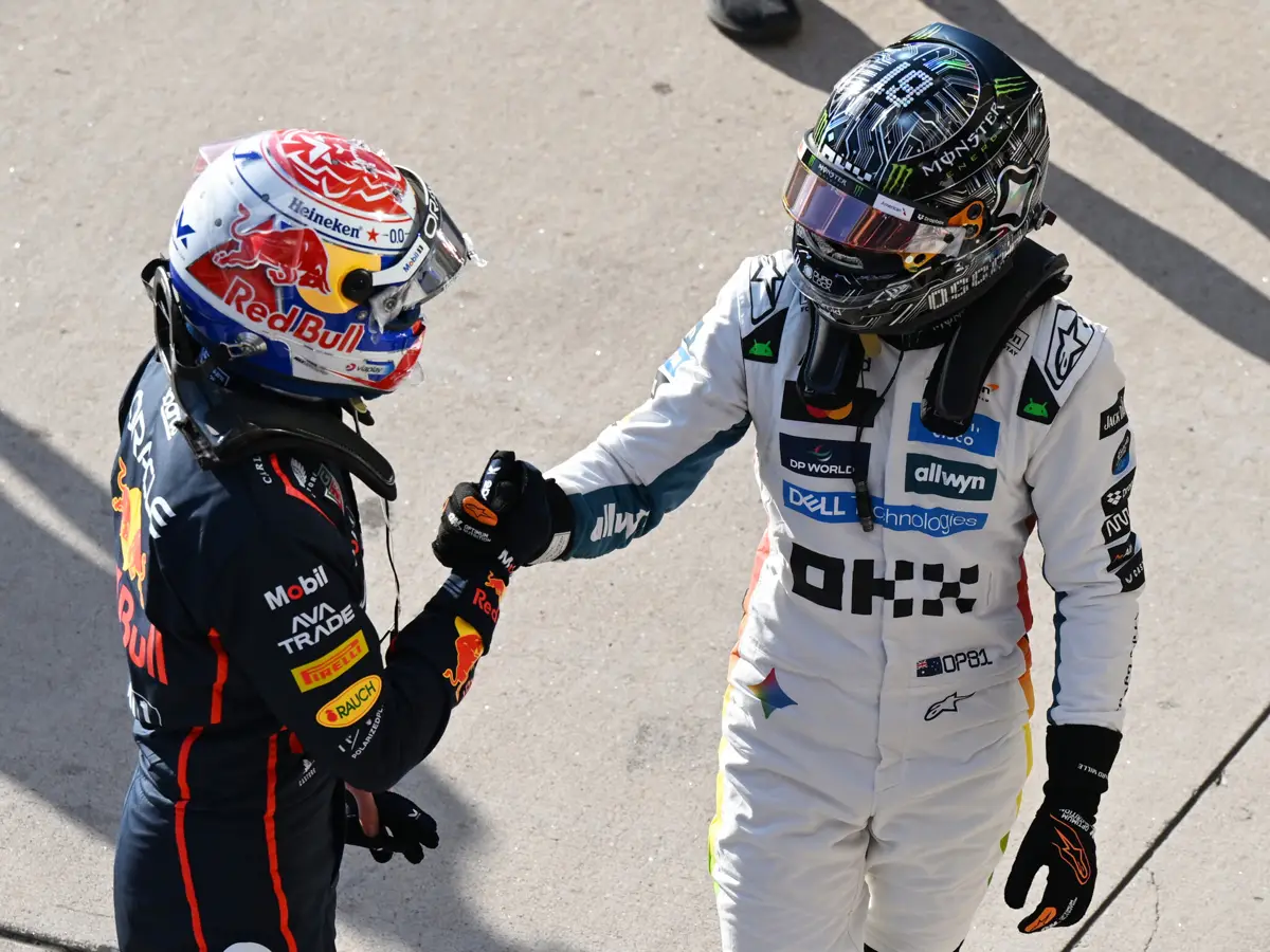 Max Verstappen hat die beiden McLaren-Piloten im Sprint-Qualifying geschlagen Foto zur News: Schlussattacke von Verstappen: Wie sich der Red-Bull-Pilot die Sprint-Pole holte