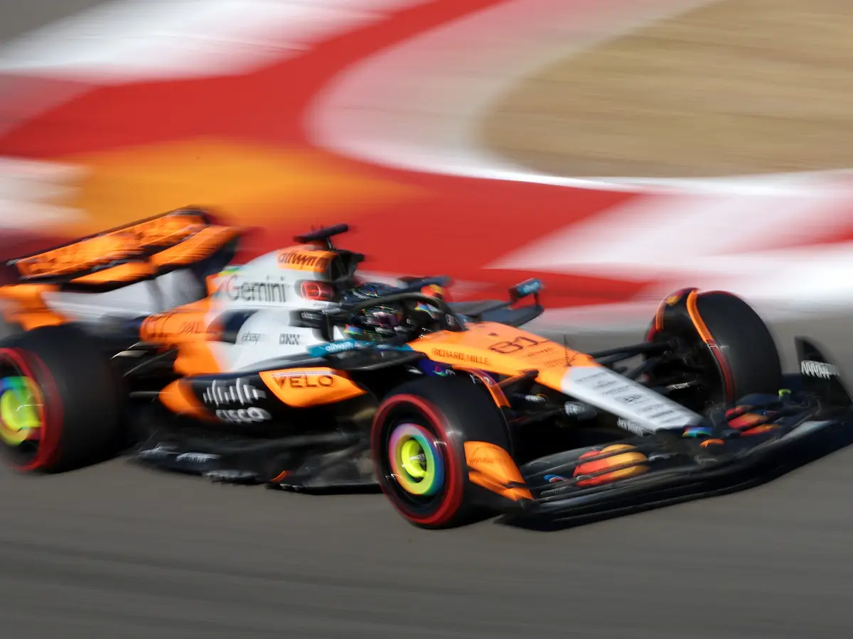 Oscar Piastri Foto zur News: Nur P6 im Austin-Grid: WM-Leader Piastri kämpft mit "unberechenbarem" McLaren