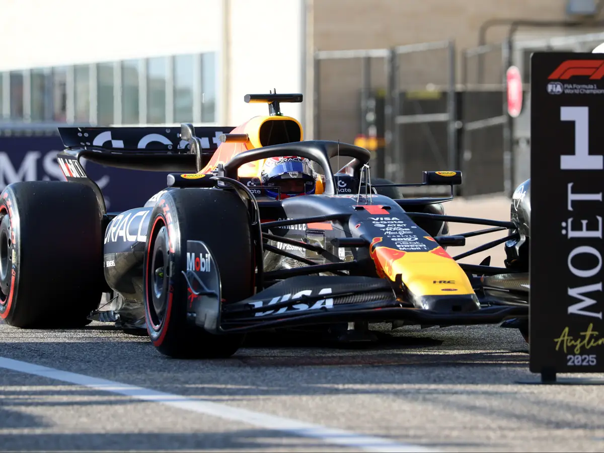 Foto zur News: Finale Q3-Runde verpasst, trotzdem Pole: Verstappen beklagt "chaotische Outlaps"