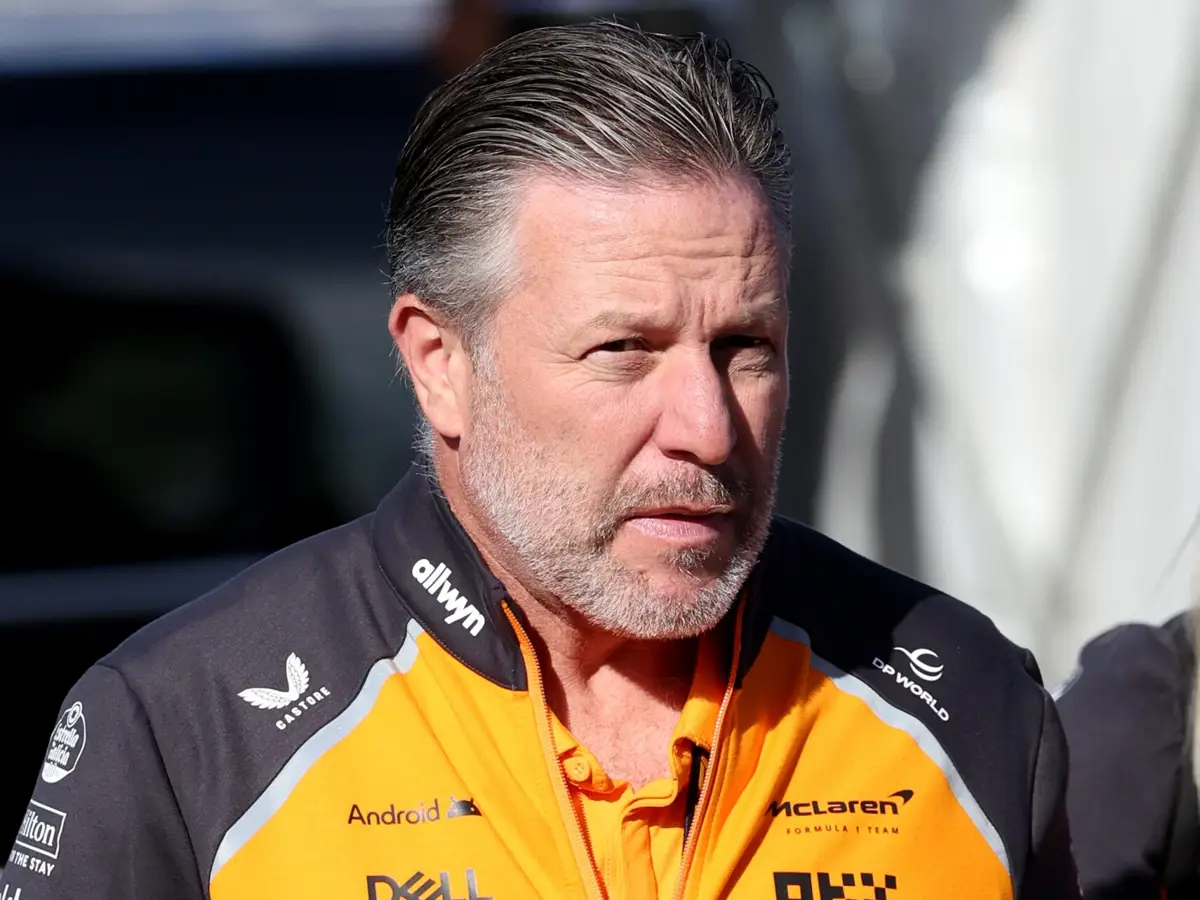 Foto zur News: Wer letzte Nacht am schlechtesten geschlafen hat: Zak Brown