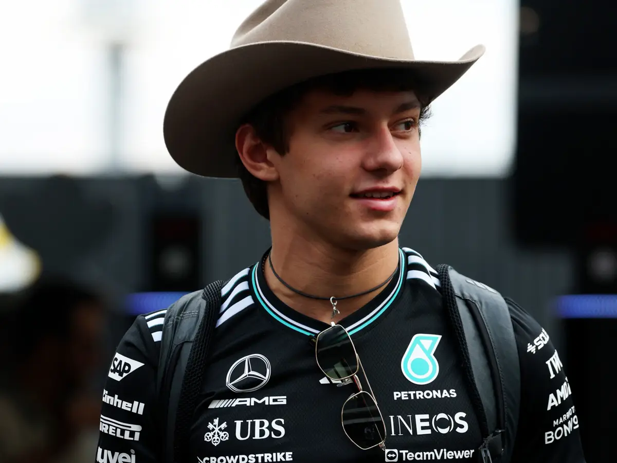 Kimi Antonelli gibt zu, zeitweise an seiner Formel-1-Zukunft gezweifelt zu haben Foto zur News: Vor Vertragsverlängerung bei Mercedes: Antonelli hatte "Zweifel" an der Zukunft